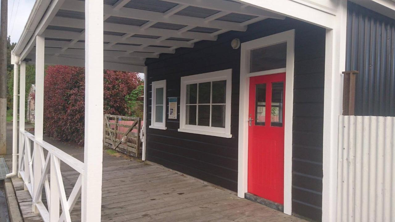 Whanga Butcher Shop Whangamomona Exterior foto